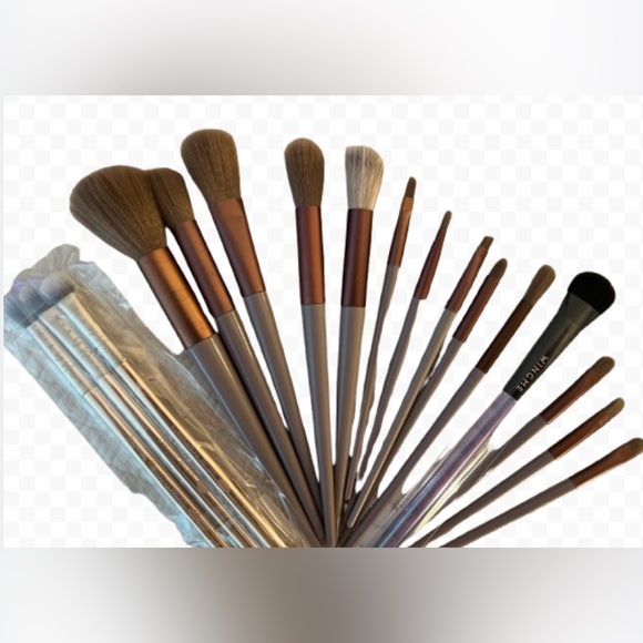Lot M.I.A.Massiel Wing Me Bronze Soft Tip Makeup Brush Super Set 17 Brushes NWT - Picture 3 of 5